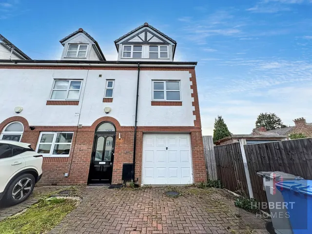 4 bedroom house, Greenbank Road, Sale, M33