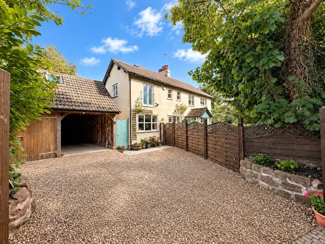 Mill Lane, Heswall, CH60, photo 1