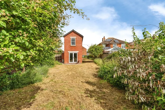 Downs Park Avenue, Totton, SO40, photo 2