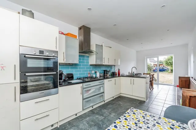 Downs Park Avenue, Totton, SO40, photo 3