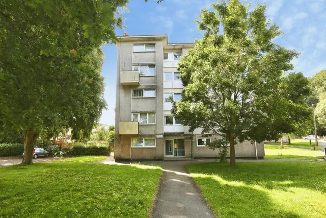 Thornhill, SO19, photo 1
