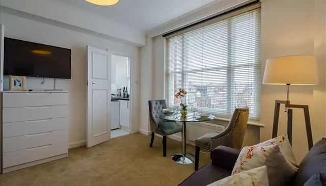 Hill Street, W1J, photo 1