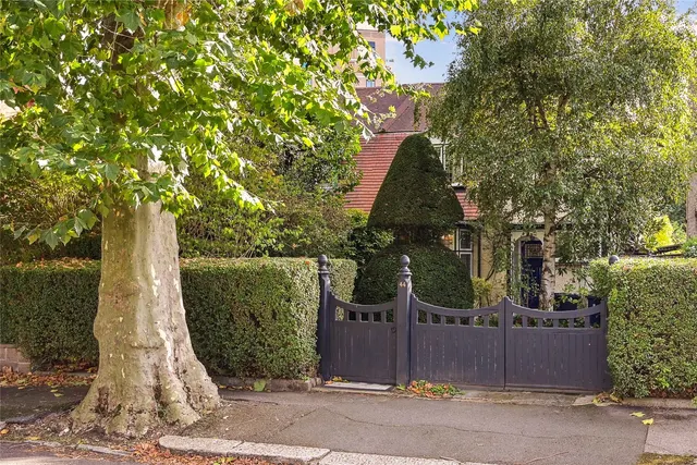 Heathfield Road, Acton, W3, photo 1
