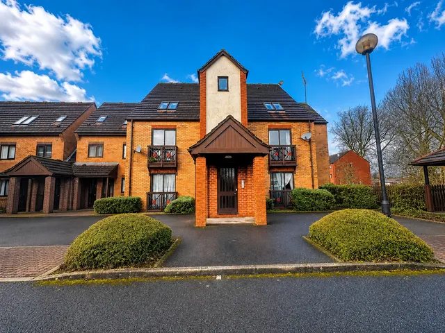 Peter James Court, Stafford, ST16, photo 1