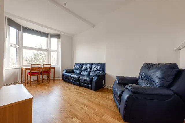 Woodstock Road, Stroud Green, photo 3
