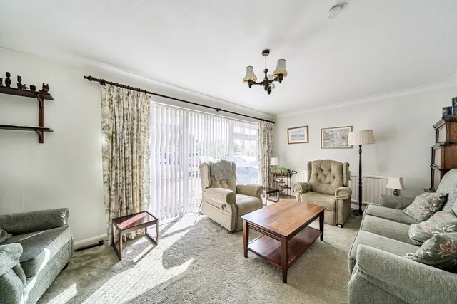 Heathfield Close, Binfield Heath, RG9, photo 2