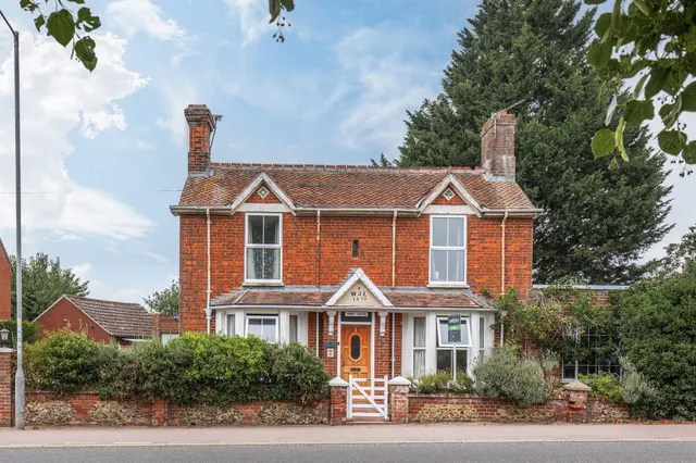 Detached Period Home on the Outskirts, photo 1