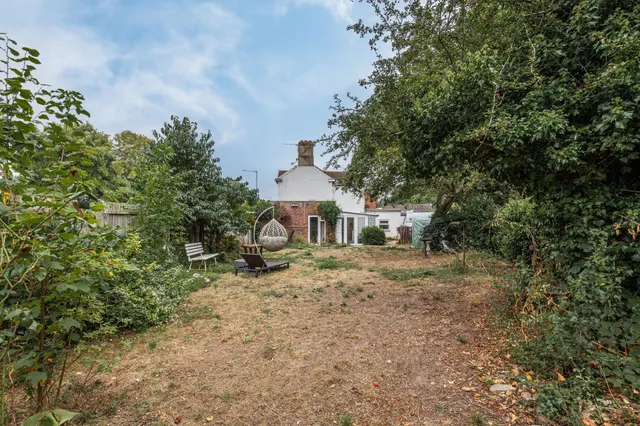Detached Period Home on the Outskirts, photo 3
