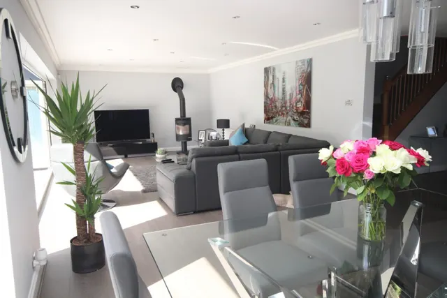 Timsway, Staines, photo 2