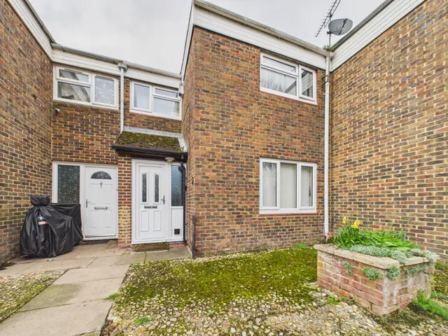 Byron Close, Popley, Basingstoke, RG24, photo 1