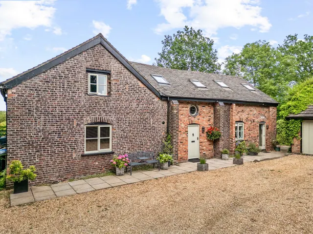 Oak Barn Stockport Road, Thelwall, Warrington, Warrington, WA4 2TQ, photo 1
