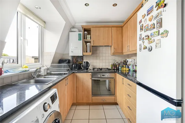 High Street, Southgate, N14, photo 3