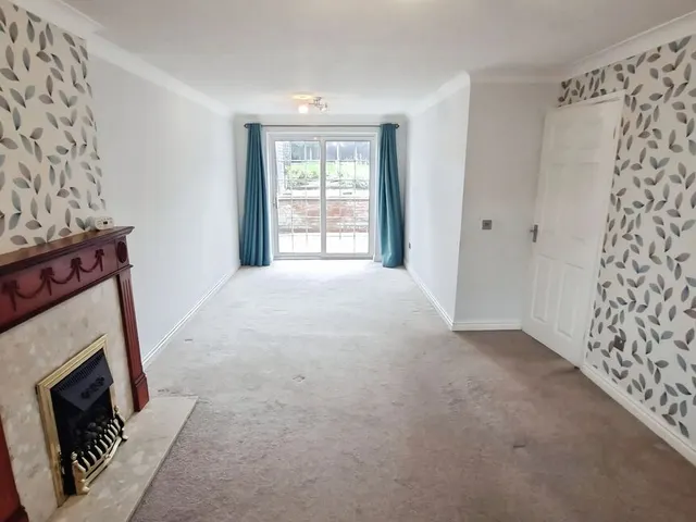 Frensham Drive, Nuneaton, CV10, photo 2