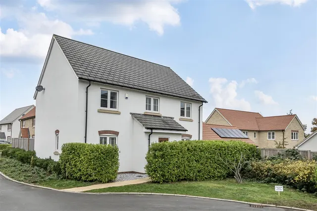 Studley Gardens, Studley, SN11, photo 1