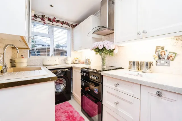 Downing Road, Dagenham, RM9, photo 2