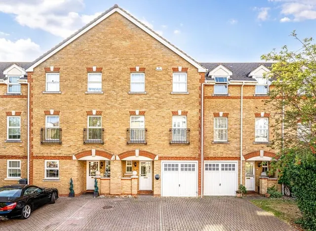Draper Close, Isleworth, TW7, photo 1