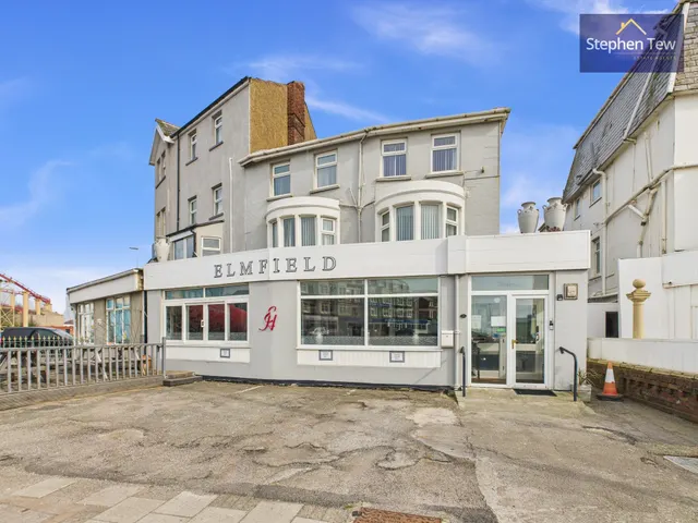 Clifton Drive, Blackpool, FY4, photo 1