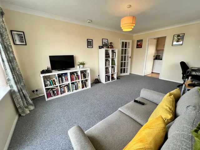 Wallace Avenue, Worthing, BN11, photo 3