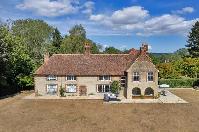 Fairbourne Lane, Harrietsham, Maidstone, Kent, ME17 1LN, photo 1