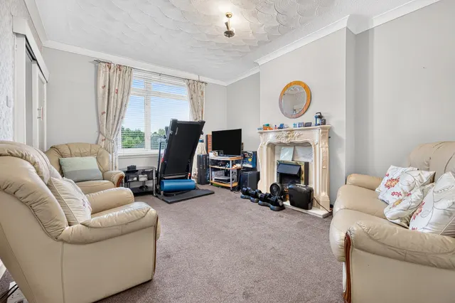 Warden Road, Knightswood, G13, photo 2