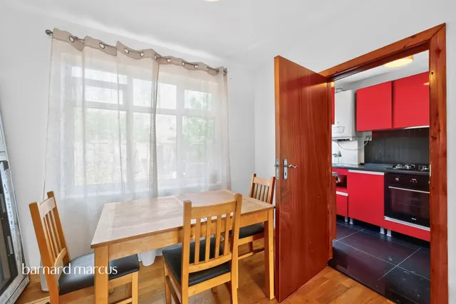Leyburn Road, London, N18, photo 3
