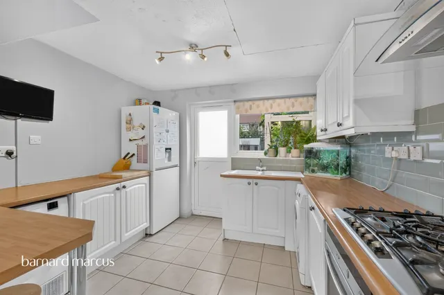 Coxdean, Epsom, KT18, photo 3