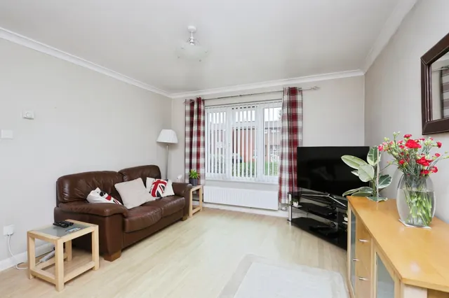 Photo 3 — Croxden Way, Eastbourne