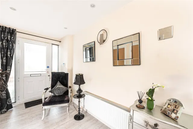 Dene Close, Woburn Sands, MK17, photo 2