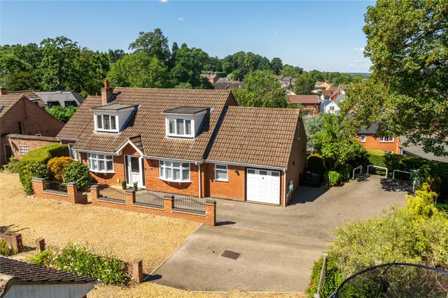 Dene Close, Woburn Sands, MK17, photo 1