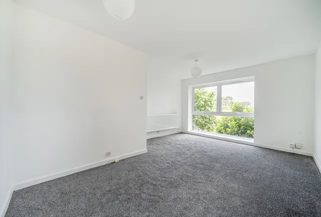 Photo 3 — Maldon Road, Wallington, SM6 8BJ