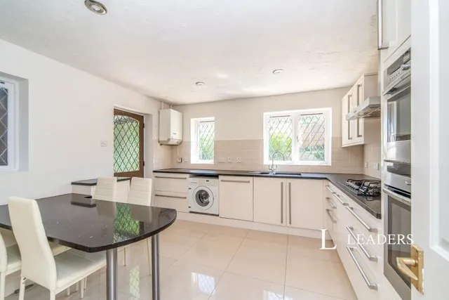 Quenby Way, Bromham, MK43, photo 2