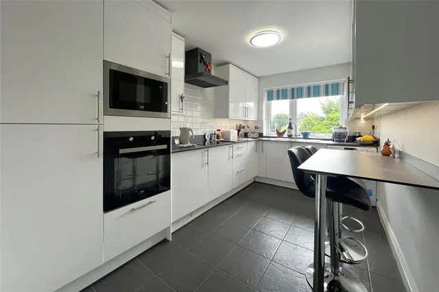 Photo 2 — Farnborough Road, Farnham, Surrey, GU9 9AW