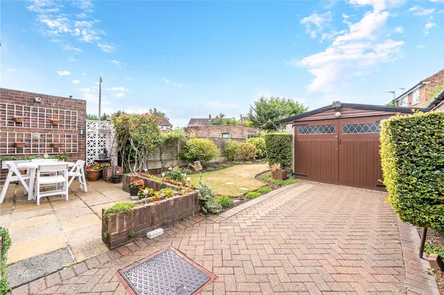 Photo 2 — Conway Road, Hanworth, TW13 6TE