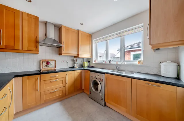 Ferringham Lane, Ferring, BN12, photo 3