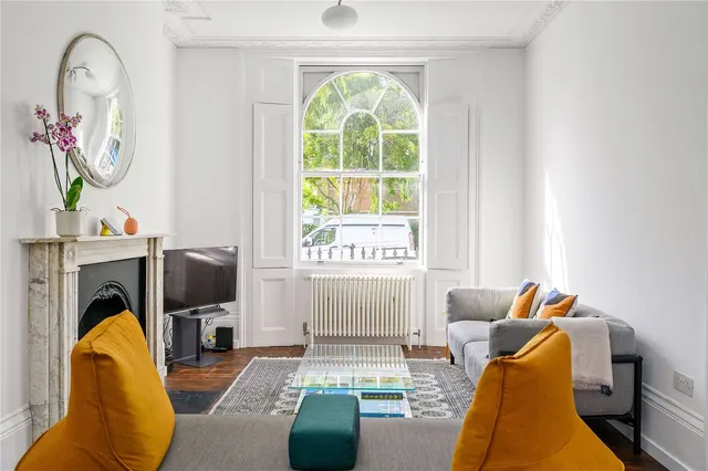 Gibson Square, Islington, N1, photo 2
