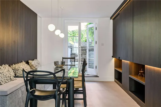 Gibson Square, Islington, N1, photo 3