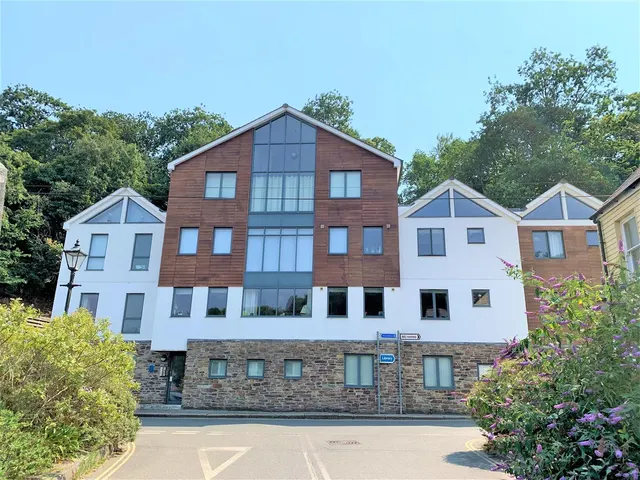 Station Road, Fowey, photo 1