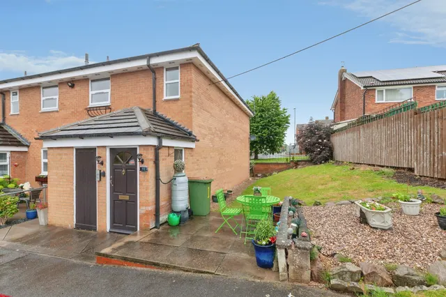 Winterburn Gardens, Whetstone, Leicester, photo 1