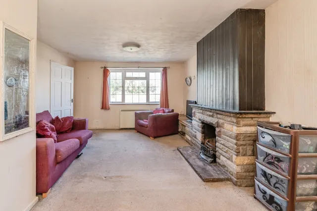 Photo 2 — Tylney Avenue, Rochford, Essex, SS4