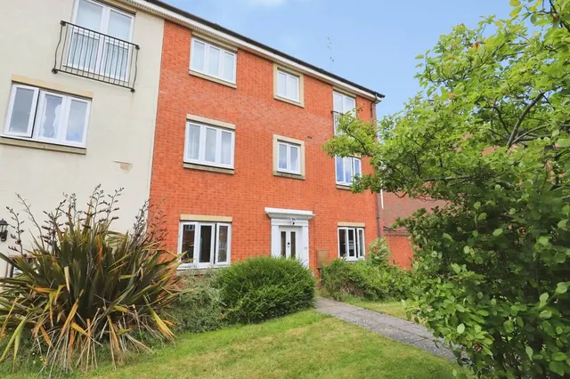 Ardgowan Grove, Wolverhampton, West Midlands, WV4, photo 1