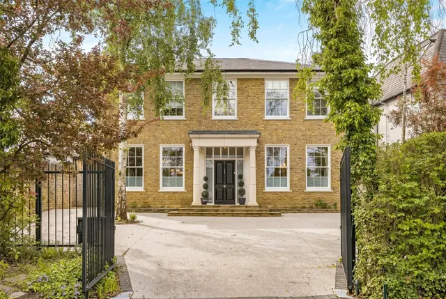 Photo 3 — Oaklands Road, Totteridge, London, N20 8BA