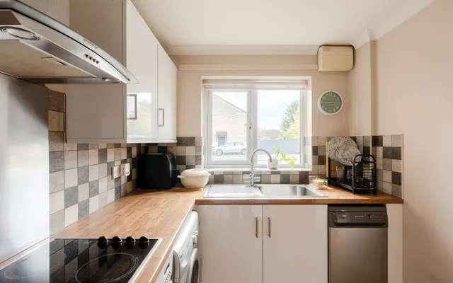 Rockstowes Way, Brentry, BS10, photo 1