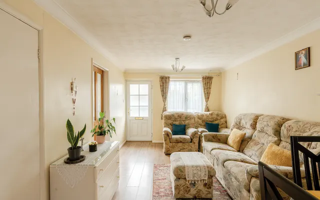 Rockstowes Way, Brentry, BS10, photo 2