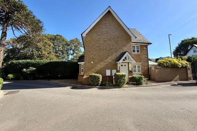 Duchess Court, Weybridge, KT13, photo 3