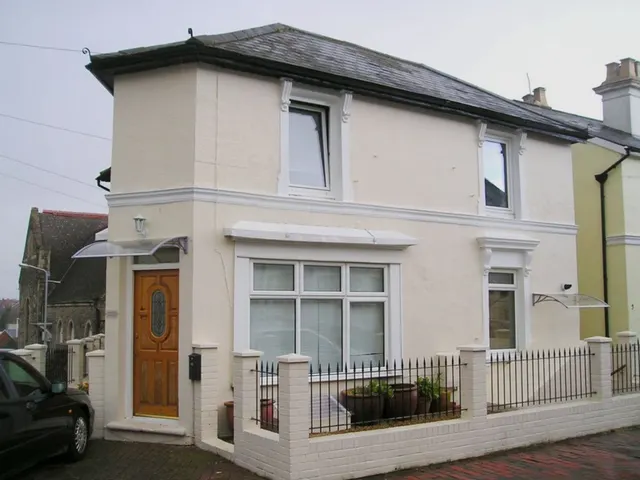 Chandos Road, photo 1