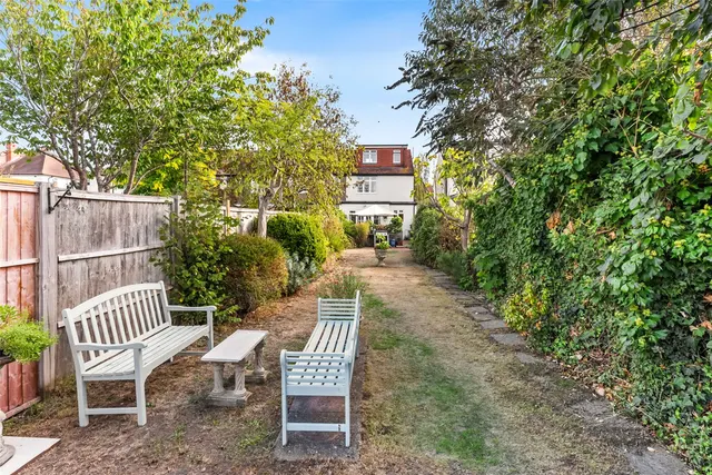 Hatherop Road, Hampton, TW12, photo 2