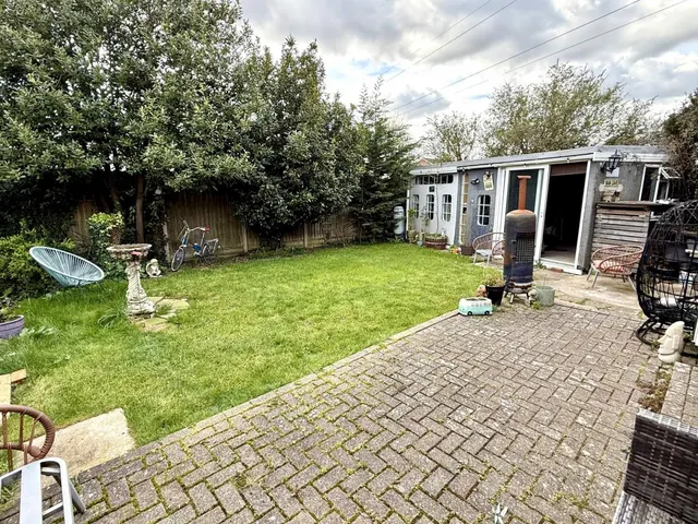 Bear Cross Avenue, BH11, photo 2