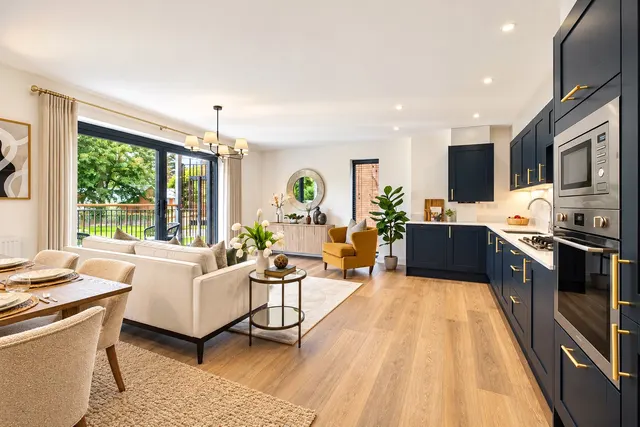 Shores Road, Horsell, GU21, photo 1