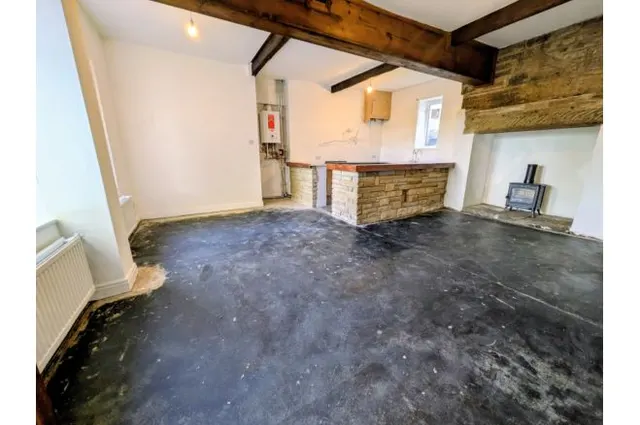 Halifax Road, Bradford, BD13, photo 3