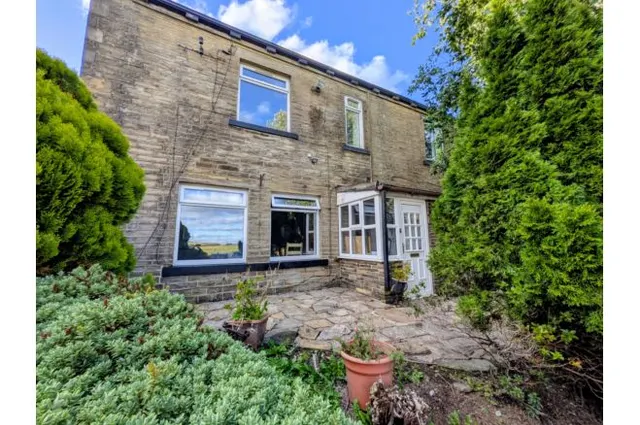 Halifax Road, Bradford, BD13, photo 1